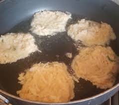 Add the leek and mix the whole mixture thoroughly. Easy Potato Pancakes Latkes With Cinnamon Apple Slices Delishably