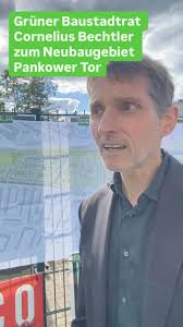 Viele Straßenbäume stehen schon jetzt Mitte Juli sichtbar unter  Trockenstress. Das Bezirksamt Pankow ruft deshalb Bürger:innen zur Mithilfe  beim Gießen auf! 🌳💦