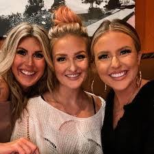 Jackie Putnam's Instagram, Twitter & Facebook