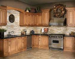 If you can't paint your builder grade oak kitchen, check out these great ideas to update oak kitchen cabinets in other ways! Stylish Kitchen Ideas Oak Cabinets Opnodes