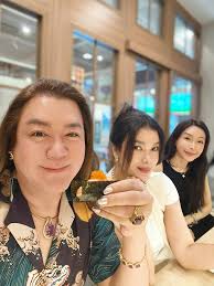 Madeleine คืออะไร มาทำความรู้จักกันครับ 😋 👇 @mrs.madeleine_bkk Madeleine  หรือ ขนมไข่ฝรั่งเศส เป็นขนมพื้นเมืองในแคว้น กร็องแตสต์ ซึ่งขนม Madeleine  กำเนิดขึ้นเมืองช่วงกลางศตวรรษที่ 18 โดย Madeleine Paulmier  ได้คิดค้นสูตรขนมชนิดหนึ่ง ที่มีลักษณะสวยงาม ...