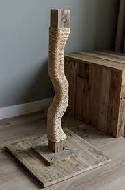 Diy Cat Scratching Post Made From Pallet Wood Diy Cat Tree Cat Diy Diy Cat Scratching Post