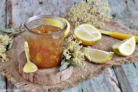 La ricetta della marmellata di limoni è facilissima da realizzare e offre un sapore dolce e amaro allo stesso tempo. Marmellata Di Limoni E Fiori Di Sambuco 2 Amiche In Cucina