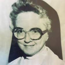 Cathy Spina's Instagram, Twitter & Facebook