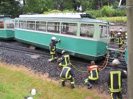Die 1883 in betrieb genommene drachenfelsbahn ist die älteste der vier noch betriebenen zahnradbahnen in deutschland. Aufwandige Bergungsarbeiten Nach Unfall Der Drachenfelsbahn Freiwillige Feuerwehr Konigswinter
