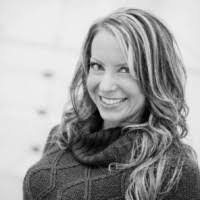 Sarah Disbrow's Instagram, Twitter & Facebook