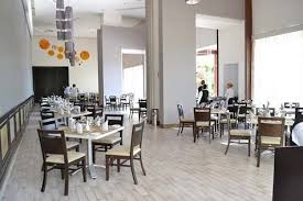 Agar susunan acara pernikahan jadi lebih efektif, acara akad dan resepsi bisa kamu gabung dalam satu waktu. Bentuk Dan Ukuran Meja Makan Di Restoran