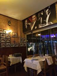 Kucuk Paris Meyhane Samatya Istanbul Turkiye 6 5 2017 Fotograf Paris Istanbul