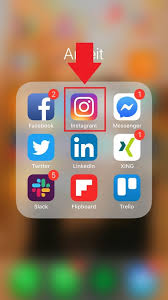 Scroll through your home page feed to view recent posts, or tap the magnifying glass icon to search for a particular user. Repost Auf Instagram So Teilst Du Ein Bild Auf Mehreren Accounts