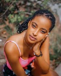 Hello you guys I'm here to share my gift with you guys. If anyone wants to  book with me please don't hesitate to hmu. I'm located in McLain Ms just a  lil