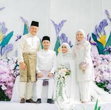 Kisah putus tunang sufian suhaimi dengan elfira loy masih belum reda lagi dan masih diperkatakan netizen. Biodata Faris Khairol Anuar Suami Pelakon Elfira Loy Iluminasi