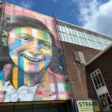 Laurie Monette's Instagram, Twitter & Facebook