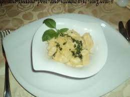 Gnocchi Fait Maison A La Sauce De Basilic Recette Recette Gnocchi Recette De Plat