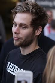 Pin Von Selenia Paganini Auf Luke Lippen Luke Hemmings Pinguine