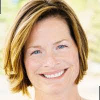 Elaine Simcox's Instagram, Twitter & Facebook