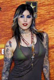 See a recent post on tumblr from @therealcarriecapri about heavily tattooed woman. Tattooed Women Lovetoknow