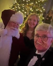 Happy Mardi Gras from King Felix Cunningham, King Felix Courtney, Queen  Laura, Queen Eugenia and me!! . . #mca #mobilemardigrasphotographer  #mobilealabamaphotographer #mobilephotographer #mardigras2022 #kingfelix