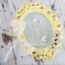 32 Cm Boyutlarinda Kokulutas Cercevesi Aynali Yada Kumasli Alternatifleri Ile Sadece Bu Model Buyuk Boy Cercevelerimi Istanbul I Cerceve Sabunlar Pastel