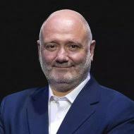 Nomination Renault Group : Directeur des services commerciaux Formations &  conseils en communication digitale, généalogie