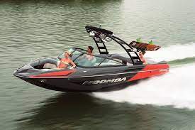 28 Im Onna Boat Ideas Boat Wakeboard Boats Wakeboarding