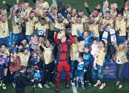 Официальный твиттер фк «зенит» #идетволна | official twitter of fc zenit @fczenit_en @fczenit_de | вторая команда: Zenit Captain Dzyuba Dresses As Deadpool To Claim 3rd Russian Title The Moscow Times