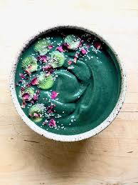 Easy Spirulina Smoothie Copina Co Spirulina Smoothie Sweet Potato Smoothie Smoothie Bowl Recipe
