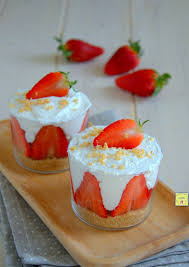 Cheesecake al mascarpone e lamponi ricetta dolce fantastico buonissimo mascarpone and raspberry cheesecake perfect recipe. Cheesecake Al Bicchiere Alle Fragole Senza Cottura E Senza Gelatina Food Recipe Ricetta Strawberrycake Ricette Ricette Mascarpone Dessert Facili