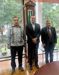 Se reúne titular de la SEG con el Director General de Infraestructura  Educativa Federal