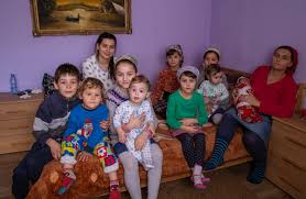 Anunturi cu femei singure sau divortate care cauta barbati pentru relatie serioasa / casatorie in romania si in strainatate. Femeia Din ArgeÈ Cu 20 De Copii Am Primit Cel Mai Frumos Dar De La Dumnezeu 10 Fete Èi 10 BÄieÈi Libertatea