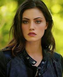 Did Hayley turn off her humanity before sacrificing herself to save Hope?