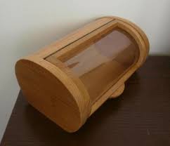 Brotkasten Aus Kastanienholz Von Notartnorpart Sehr Stylish Brotkasten Holz Kuchen Design