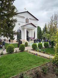 Izvorul tamaduirii din manastirea ghighiu. U Txhsn78d9bm