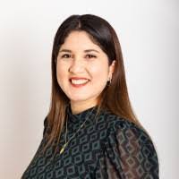 Laura Benner's Instagram, Twitter & Facebook