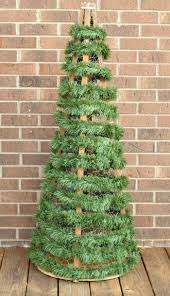 Chicken Wire Christmas Card Tree Christmas Tree Decorations Diy Wall Christmas Tree Christmas Decorations Diy Outdoor
