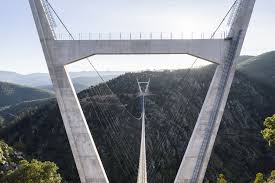A câmara municipal de arouca anunciou que o acesso à maior ponte suspensa do mundo vai custar 12 euros por pessoa. Arouca Abre A Maior Ponte Pedonal Suspensa Do Mundo A Todos Na Segunda Feira Aveiro Publico