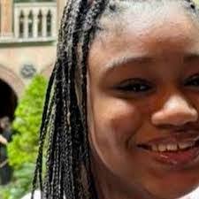 Amber Moy's Instagram, Twitter & Facebook