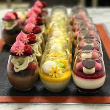 The Little Big Company On Instagram Just Beautiful And Looks Delicious By Edibleartcakes P Recette De Verrine Facile Recettes De Cuisine Gateaux Et Desserts