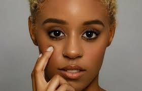 Bold and bright lips will draw attention away from your nose to your mouth. How To Contour Nose To Make It Look Shorter
