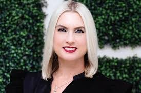 Karin Ross's Instagram, Twitter & Facebook