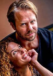 Katja woont in uitdam, thijs heeft een appartement in amsterdam. Wij Hebben Genoeg Om Uit Te Putten Show Ad Nl