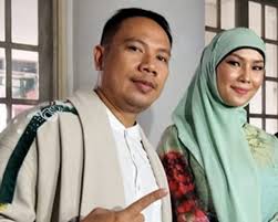 Kalina ocktaranny dan vicky prasetyo terpaksa harus pisah ranjang untuk beberapa waktu, kalina nekat lakukan ini untuk temui sang suami. Dua Bulan Lagi Menikah Kalina Vicky Prasetyo Izin Menikah Ke Azka