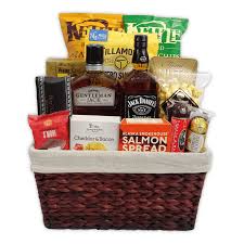 Deluxe Jack Daniel S Gift Basket Champagne Life Gift Baskets In 2020 Whiskey Gifts Whiskey Gifts Basket Jack Daniels Gifts
