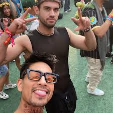 I wish I was as cool as I look in pictures 🛸