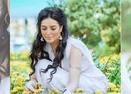 كشفت الممثلة المصرية حورية فرغلي أن سبب خضوعها لعمليات تجميلية في انفها لم يكن بغرض التجميل، بل جاء نتيجة سقوطها من فوق حصان وحدوث كسر في الأنف. Ù…Ù†Ø§Ø®ÙŠØ±ÙŠ Ø£Ø´Ù‡Ø± Ù…Ù† Ø£Ø¨Ùˆ Ø§Ù„Ù‡ÙˆÙ„ Ø§Ù„Ù‚ØµØ© Ø§Ù„ÙƒØ§Ù…Ù„Ø© Ù„Ø£Ø²Ù…Ø© Ø­ÙˆØ±ÙŠØ© ÙØ±ØºÙ„ÙŠ Ù…Ø¹ Ø¬Ø±Ø§Ø­Ø§Øª Ø§Ù„ØªØ¬Ù…ÙŠÙ„ Ø§Ù„Ù…ØµØ±ÙŠ Ø§Ù„ÙŠÙˆÙ…