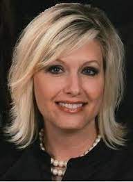 Medium Length Hairstyles For Women Over 50 Google Search Medium Length Hair Styles Medium Hair Styles Stylish Hair