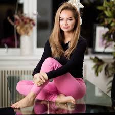 With mark lester, britt ekland, hardy krüger, lilli palmer. Sophie Elise Isachsen S Feet Wikifeet