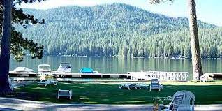The communication with owner was easy and prompt, answering all our questions including accommodating our late check out. Donner Lake Village Resort