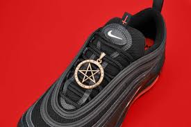 Rapper lil nas x unveiled a limited edition of satan shoes that contain human blood and are limited to 666 pairs. Gkhhalvvsqdwpm