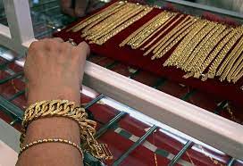 Set in 22kt 916 purity yellow gold with bis hallmark. Brace For Gold Rush The Star