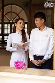 Nhã phương chọn phong cách trang điểm trong suốt như sương mai rất hợp với vẻ đẹp thuần khiết của mình. Háº¿t Máº·c Ao Dai Tráº» Ä'áº¹p NhÆ° Gai 18 Diá»…m My Nha PhÆ°Æ¡ng Lan Ngá»c Láº¡i Ká»ƒ Chuyá»‡n Yeu Ä'Æ°Æ¡ng